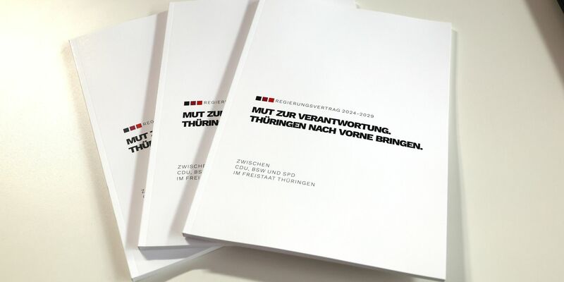 Nun hat auch die SPD dem Dreierbündnis zugestimmt. (Archivbild) - Foto: Bodo Schackow/dpa