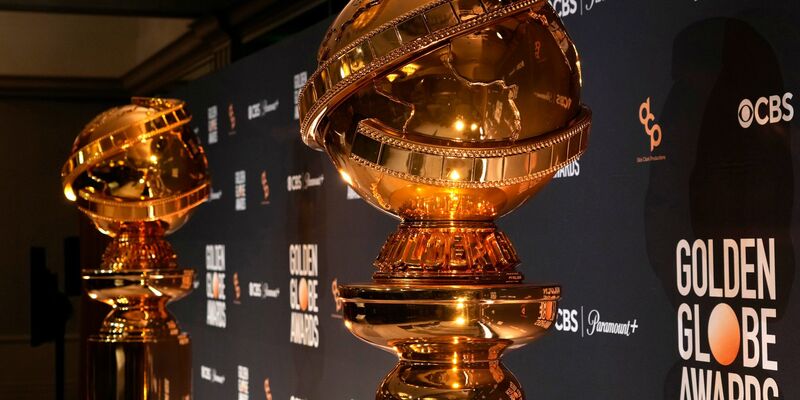 Die Golden-Globe-Trophäen werden 2025 zum 82. Mal verliehen. (Archivbild)  - Foto: Chris Pizzello/Invision/AP/dpa