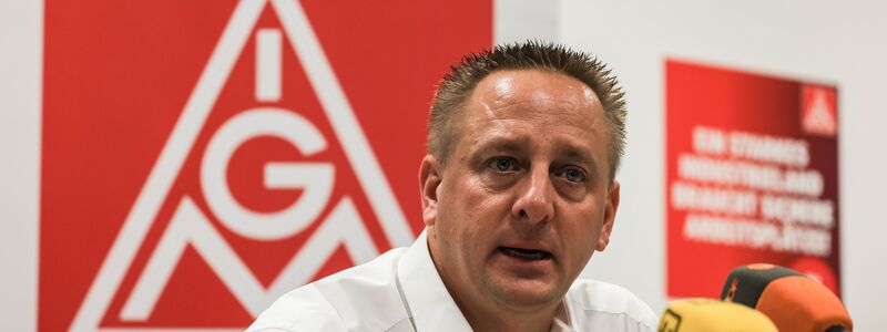 Benjamin Gruschka, Vorsitzender des Gesamtbetriebsrates der Ford Werke, macht vor dem Besuch von Olaf Scholz Druck. (Archivbild) - Foto: Oliver Berg/dpa