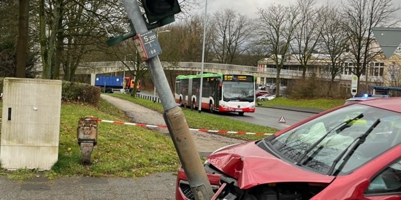 POL-HA: Ampelanlage an Boeler Kreuzung ausgefallen - Fünf Leichtverletzte nach Verkehrsunfall - Foto: presseportal.de