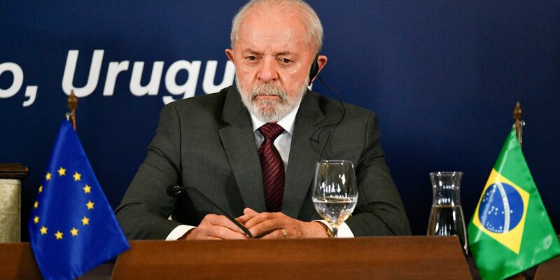 Brasiliens Präsident liegt nach einer Hirnblutung im Krankenhaus. (Archivbild) - Foto: Santiago Mazzarovich/dpa