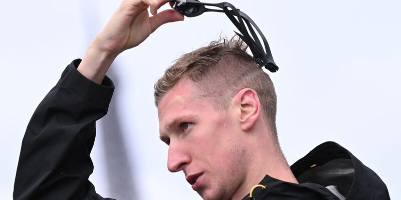 Kann als Zuschauer Kurzbahn-Weltmeister werden: Top-Schwimmer Florian Wellbrock. - Foto: Marijan Murat/dpa