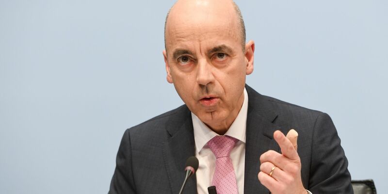 Hier noch in seinem alten Amt als BMW Finanzvorstand: Nicolas Peter soll künftig den Aufsichtsrat des Konzerns führen.  - Foto: Tobias Hase/dpa