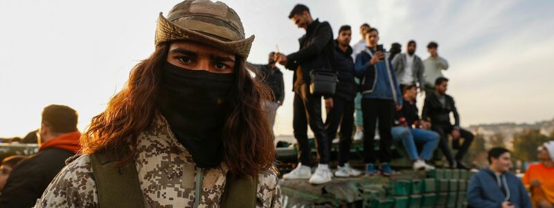 Syrien steht nach Aussagen des Anführers der Rebellengruppe Haiat Tahrir al-Scham (HTS) kein weiterer Krieg bevor. - Foto: Omar Sanadiki/AP