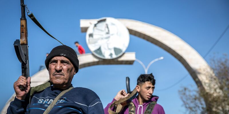 Auch nach dem Sturz Assads in Syrien bleiben Gebiete umkämpft. - Foto: Sally Hayden/SOPA Images via ZUMA Press Wire/dpa