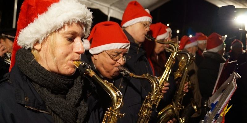 FW Norderstedt: Waldweihnacht der Freiwilligen Feuerwehr Garstedt - Foto: presseportal.de