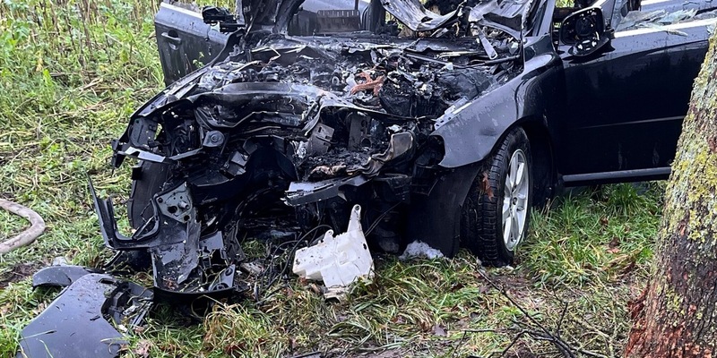 POL-MI: Auto gerät nach Unfall in Brand - Foto: presseportal.de