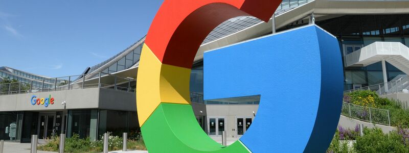 Google und das BSI haben eine Kooperationsvereinbarung geschlossen. Dabei geht es um Cloud-Lösungen für die öffentliche Verwaltung. (Symbolbild) - Foto: Andrej Sokolow/dpa