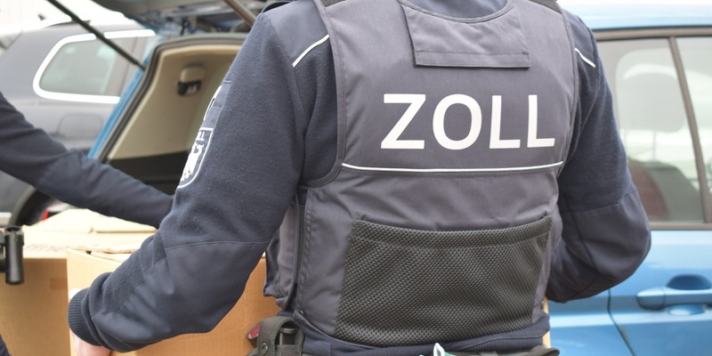HZA-A: Augsburger Zoll gegen Schwarzarbeit und illegale Beschäftigung / Fluchtversuche beim Örtlichen Prüfungstag des Hauptzollamts Augsburg - Foto: presseportal.de