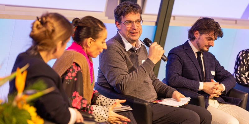 Verbände fordern: Junge Menschen in den Mittelpunkt stellen - Foto: presseportal.de