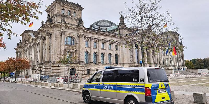 Polizei vor Bundestag (Archiv) - Foto: über dts Nachrichtenagentur