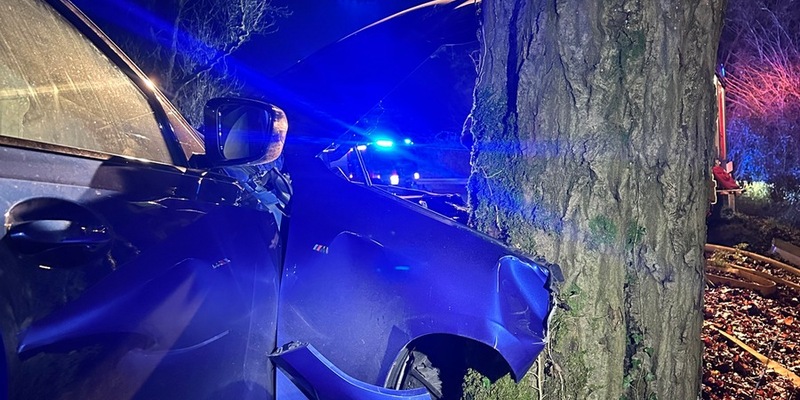 FW-DT: eCall-System meldet Verkehrsunfall - Drei Verletzte - Foto: presseportal.de