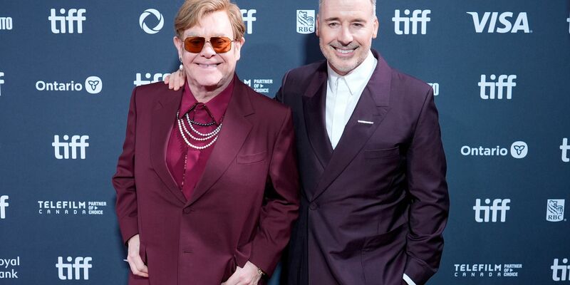 Beim Film «Elton John: Never Too Late» führte der Ehemann des Popstars, David Furnish, Regie. - Foto: Chris Pizzello/Invision/AP/dpa