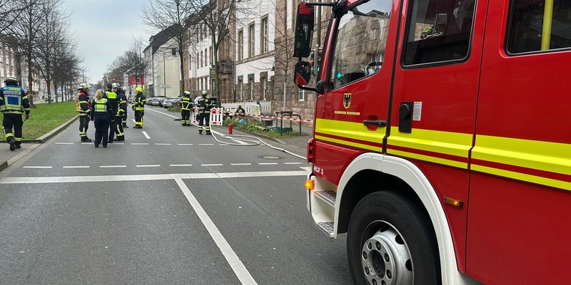 FW-DO: Defekte Gasleitung sorgt für Straßensperrung am Ostentor - Foto: presseportal.de