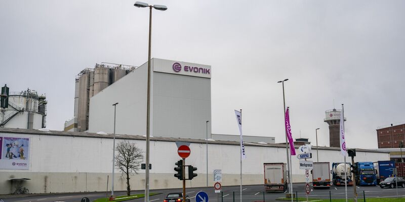 Das Evonik-Servicegeschäft in den Chemieparks Marl und Wesseling mit insgesamt 3.600 Beschäftigten wird gerade eigenständig aufgestellt. (Archivbild) - Foto: Benjamin Westhoff/dpa