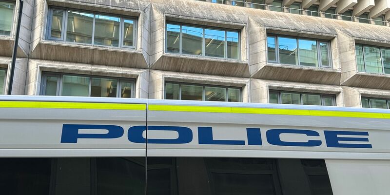 Die Polizei fand die Kinderleiche in einem abgesperrten Badezimmer. (Archivbild) - Foto: Benedikt von Imhoff/dpa