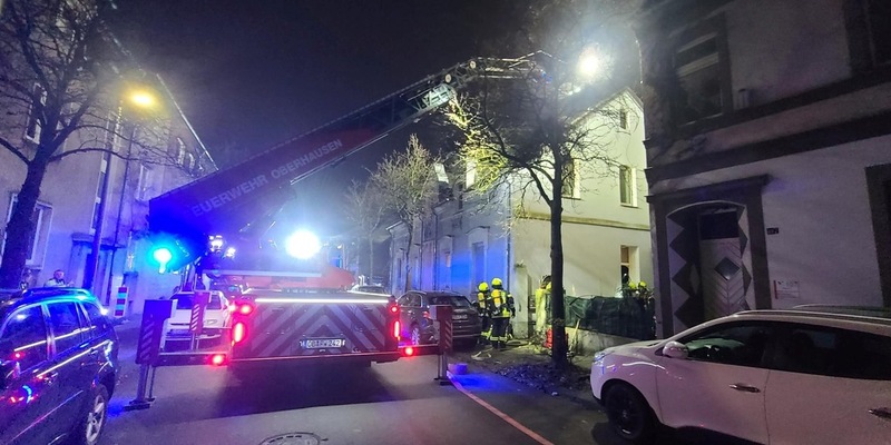 FW-OB: Küchenbrand in Oberhausen-Alstaden: Zwei Verletzte durch Rauchgasvergiftung - Foto: presseportal.de