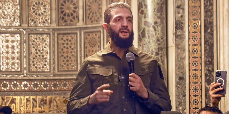 Für Ahmed al-Scharaa beginnt ein neues Kapitel mit internationalen Kontakten. - Foto: Omar Albam/AP/dpa