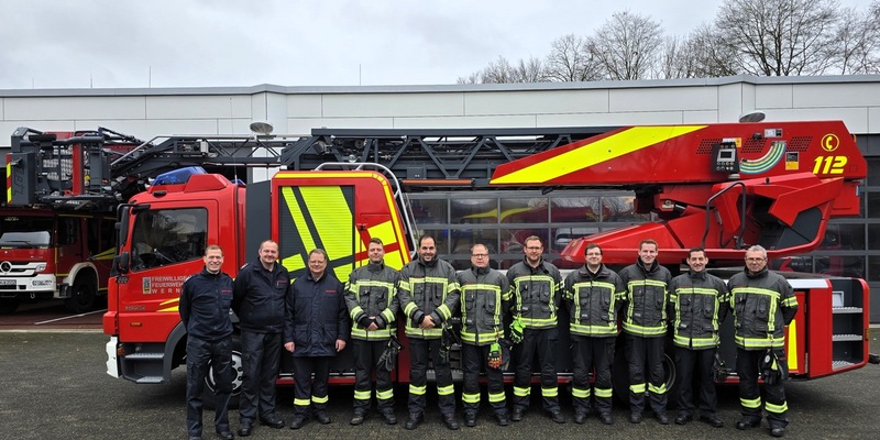 FW-WRN: Sechs neue Drehleitermaschinisten für die Freiwillige Feuerwehr Werne - Foto: presseportal.de