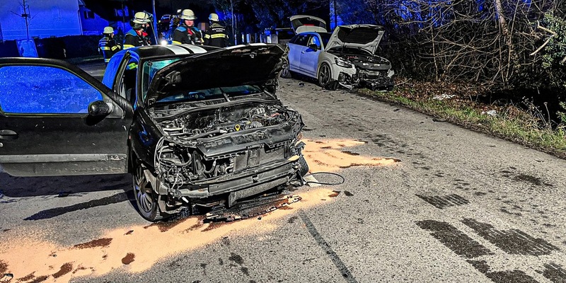 FW-M: Frontalcrash zweier Pkw (Hasenbergl) - Foto: presseportal.de