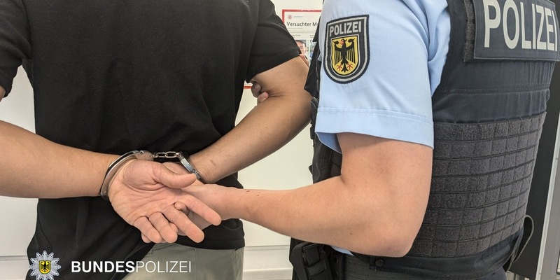 Bundespolizeidirektion München: Streit eskaliert / Mann versucht Rollstuhlfahrer Treppe hinunterzustoßen - Foto: presseportal.de