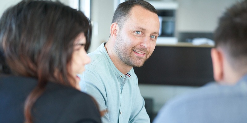 Up- und Cross-Selling: Maximilian Karpf von FM Sales verrät, wie Unternehmen ihren Umsatz damit planbar steigern - Foto: presseportal.de