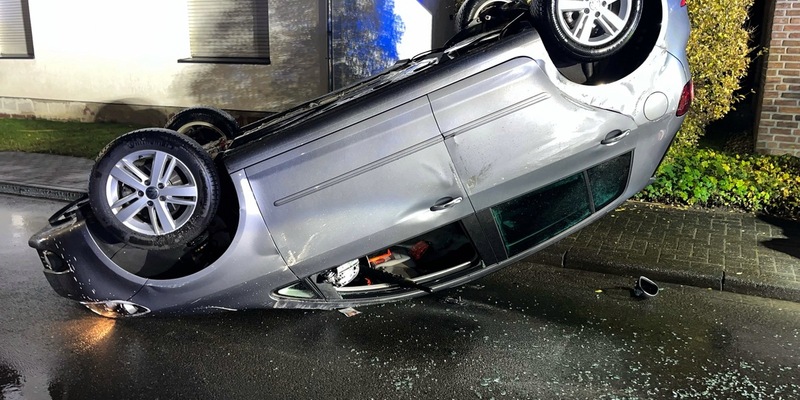 POL-COE: Dülmen, Rorup, Hauptstraße/ Auto überschlägt sich - Foto: presseportal.de