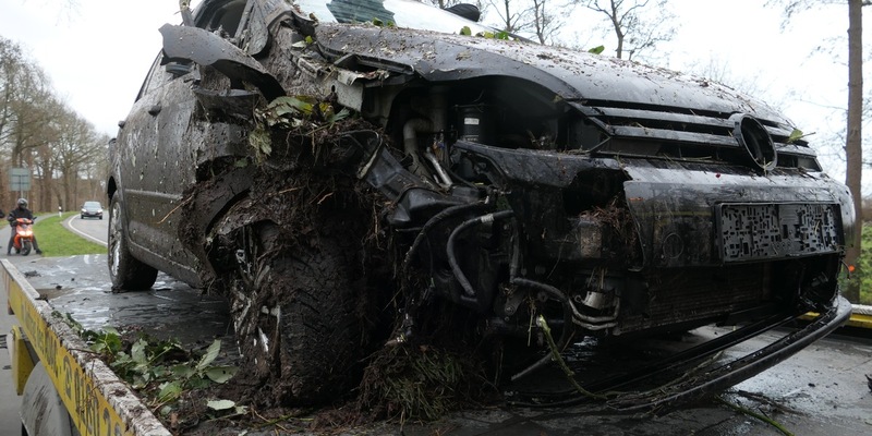 POL-CUX: Starker Seitenwind verursacht Verkehrsunfall auf der B73 im Bereich Neuhaus - Seniorin leicht verletzt (Foto im Anhang) - Foto: presseportal.de