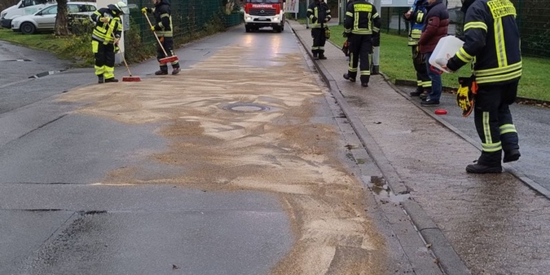 FW-Schermbeck: Ölspur - Foto: presseportal.de