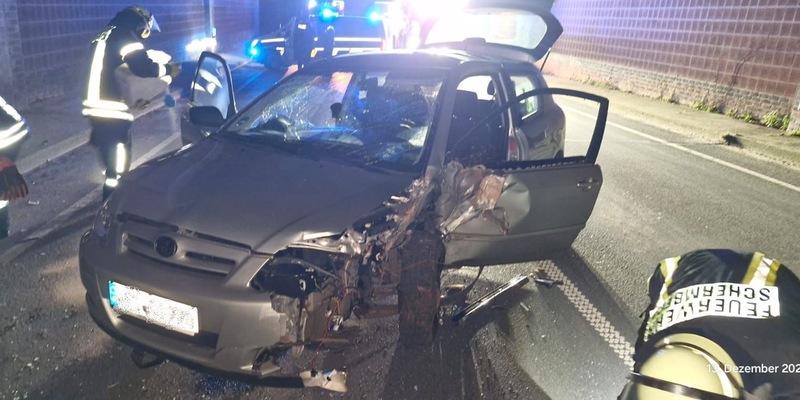 FW-Schermbeck: Unfall und auslaufende Betriebsmittel - Foto: presseportal.de