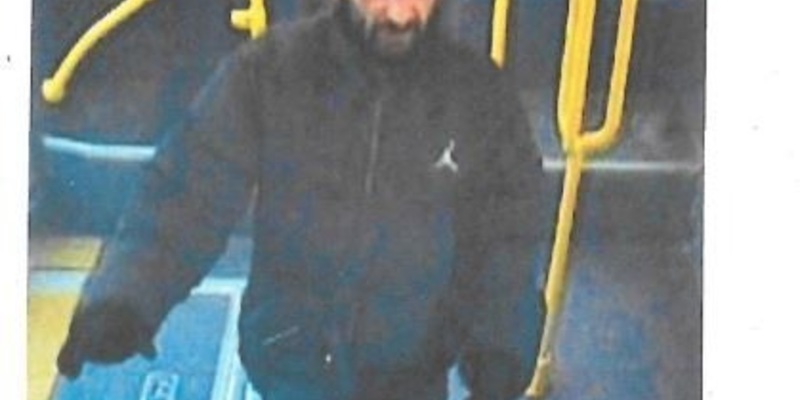 POL-HH: 241217-1. Öffentlichkeitsfahndung nach Raubdelikt in Hamburg-Wilhelmsburg - Foto: presseportal.de