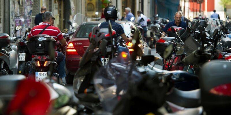 Jeder fünfte Motorradfahrer in Griechenland ist ohne Helm unterwegs. (Foto-Archiv) - Foto: picture alliance / dpa