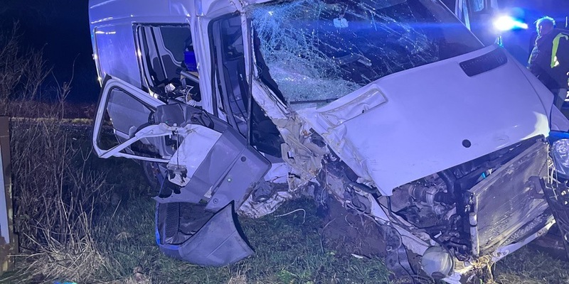 POL-SO: Don't drink and drive - Fahrzeug kollidiert mit Baum - Foto: presseportal.de