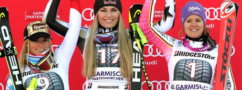 Viktoria Rebensburg (r) traut Lindsey Vonn (M) Großes zu. - Foto: Stephan Jansen/dpa