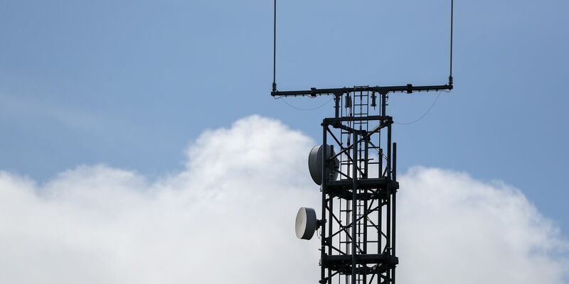 Der bisherige Ausbau verlief schleppend: Nur vier Masten stehen bisher. (Symbolbild) - Foto: Jan Woitas/zb/dpa