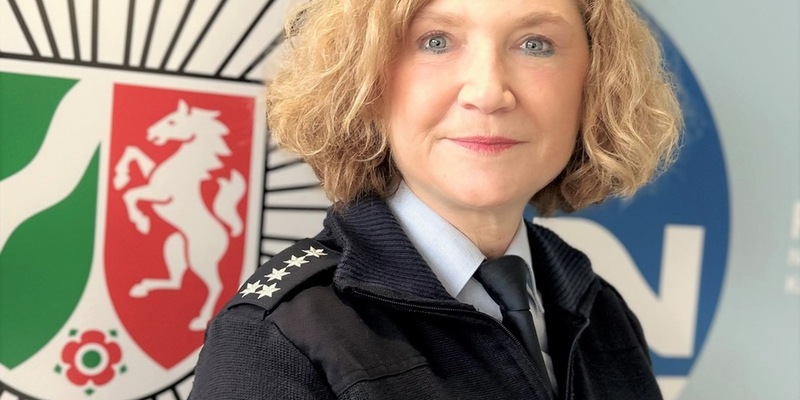 POL-KLE: Erste Polizeihauptkommissarin Manuela Schmickler ist die neue Leiterin der Polizeiwache Emmerich - Foto: presseportal.de