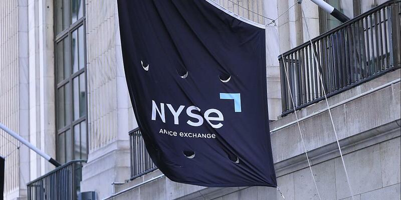 Fahne an der New York Stock Exchange (Archiv) - Foto: über dts Nachrichtenagentur