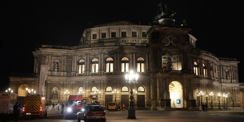 Mehrere Besucher und Einsatzkräfte klagen über Unwohlsein. - Foto: xcitepress/Benedict Bartsch/dpa