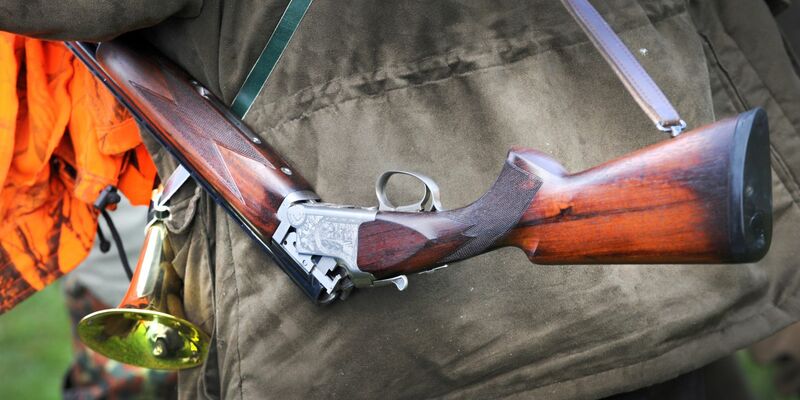 Jäger leben gefährlich - auch wenn sie meist selbst töten und nicht getötet werden. (Archivbild) - Foto: Felix Kästle/dpa