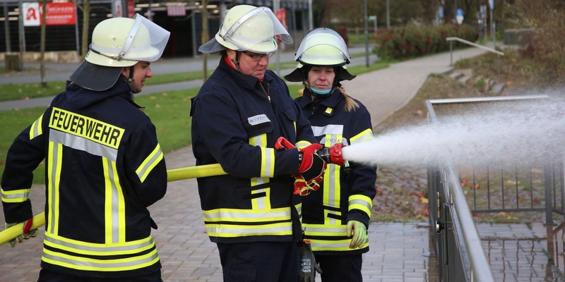 FW Beverungen: Nachwuchs für den Feuerwehrdienst / Truppmannlehrgang Teil 1 + 2 erfolgreich abgeschlossen - Foto: presseportal.de
