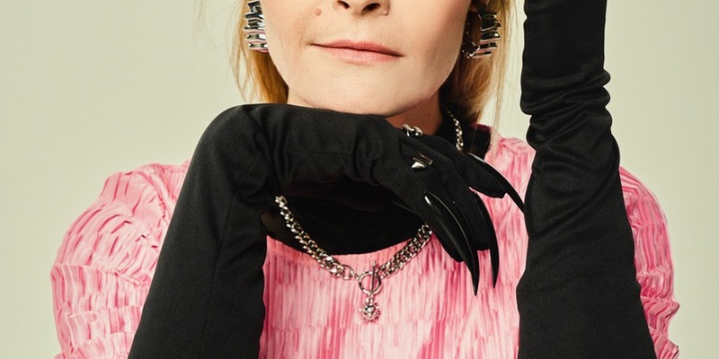 Hazel Brugger wird mit Ehrenpreis beim Poetry Slam Award 2025 ausgezeichnet - Foto: presseportal.de