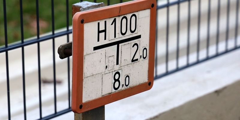 FW Hambühren: Zwei Verletzte bei Gebäudebrand in Oldau / Zugeparkter Hydrant erschwert Löschwasserversorgung - Foto: presseportal.de