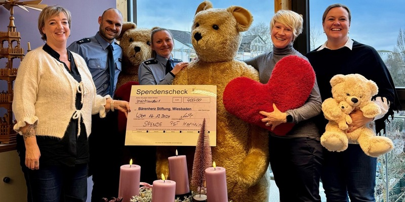 POL-MTK: Spendenübergabe der Polizeistation Hofheim - Foto: presseportal.de