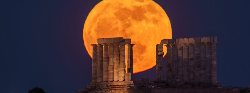 Die Gezeitenwirkung der Erde hat den Mond einst noch einmal kräftig aufgeheizt. (Archivbild) - Foto: Petros Giannakouris/AP/dpa