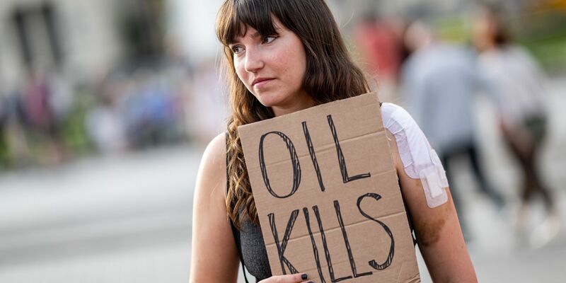 Carla Hinrichs erklärt das Ende der Letzten Generation unter diesem Namen (Archivbild) - Foto: Fabian Sommer/dpa