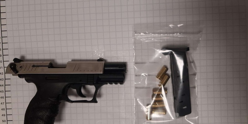 BPOL NRW: Bundespolizei stellt 58-Jährigen mit Schreckschusspistole - Foto: presseportal.de