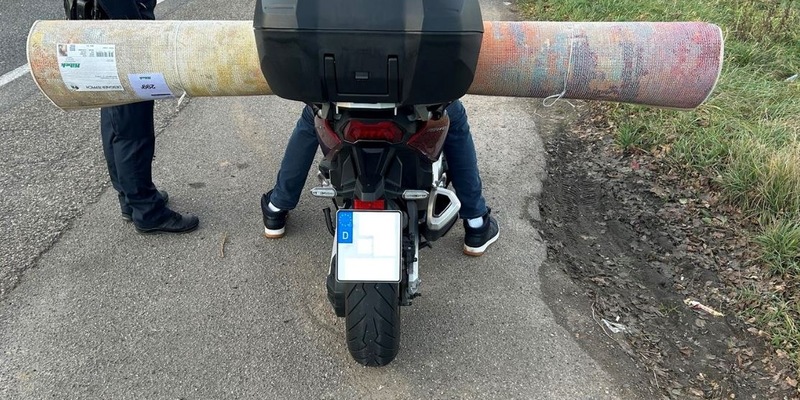 POL-PDLD: A65/Neustadt - (Fast) Fliegender Teppich - Foto: presseportal.de