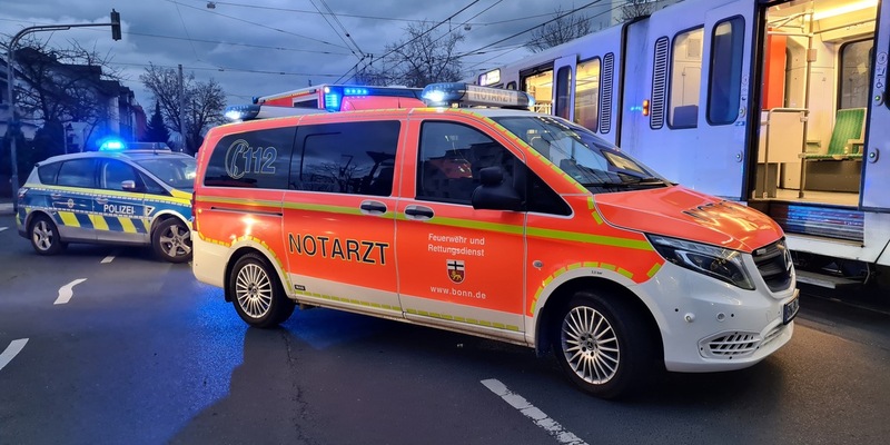 FW-BN: Kollision zwischen Straßenbahn und PKW - Foto: presseportal.de