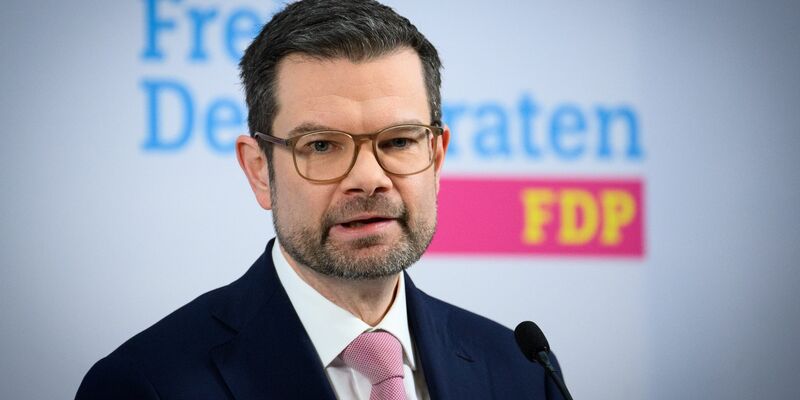 Generalsekretär Buschmann appelliert an Union und SPD, sich zu einem Fairnessabkommen für den Wahlkampf einigungsbereit zu zeigen. - Foto: Bernd von Jutrczenka/dpa