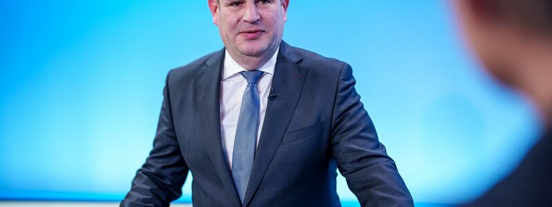 Bundesarbeitsminister Heil will auch bei der aktuell ungünstigen Wirtschaftslage entschlossen Wahlkampf machen. - Foto: Michael Kappeler/dpa